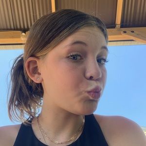 Meet your Posher, Addie